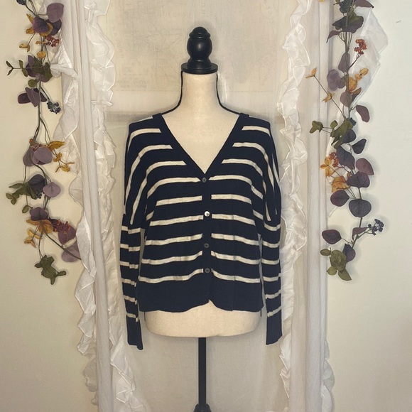 Vince Sweaters - Vince Short Oversized Striped V-Neck Button Down Cardigan Sweater Size Small